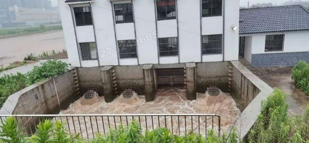 喀什地区三孔排涝涵闸闸门