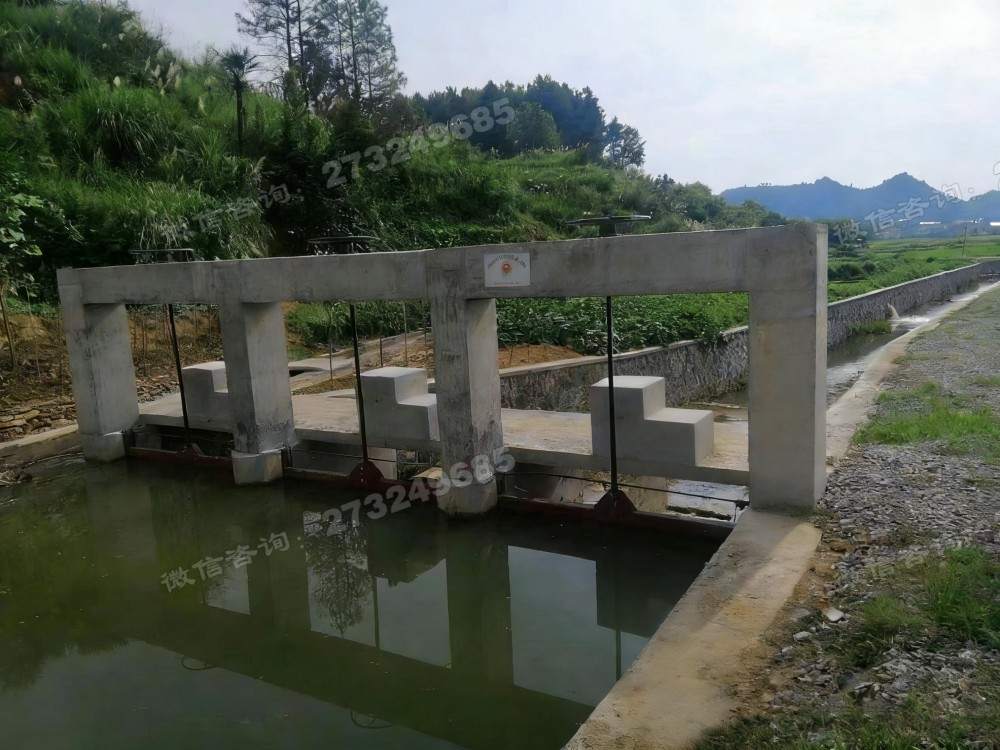 吐鲁番地区三门农田渠道闸